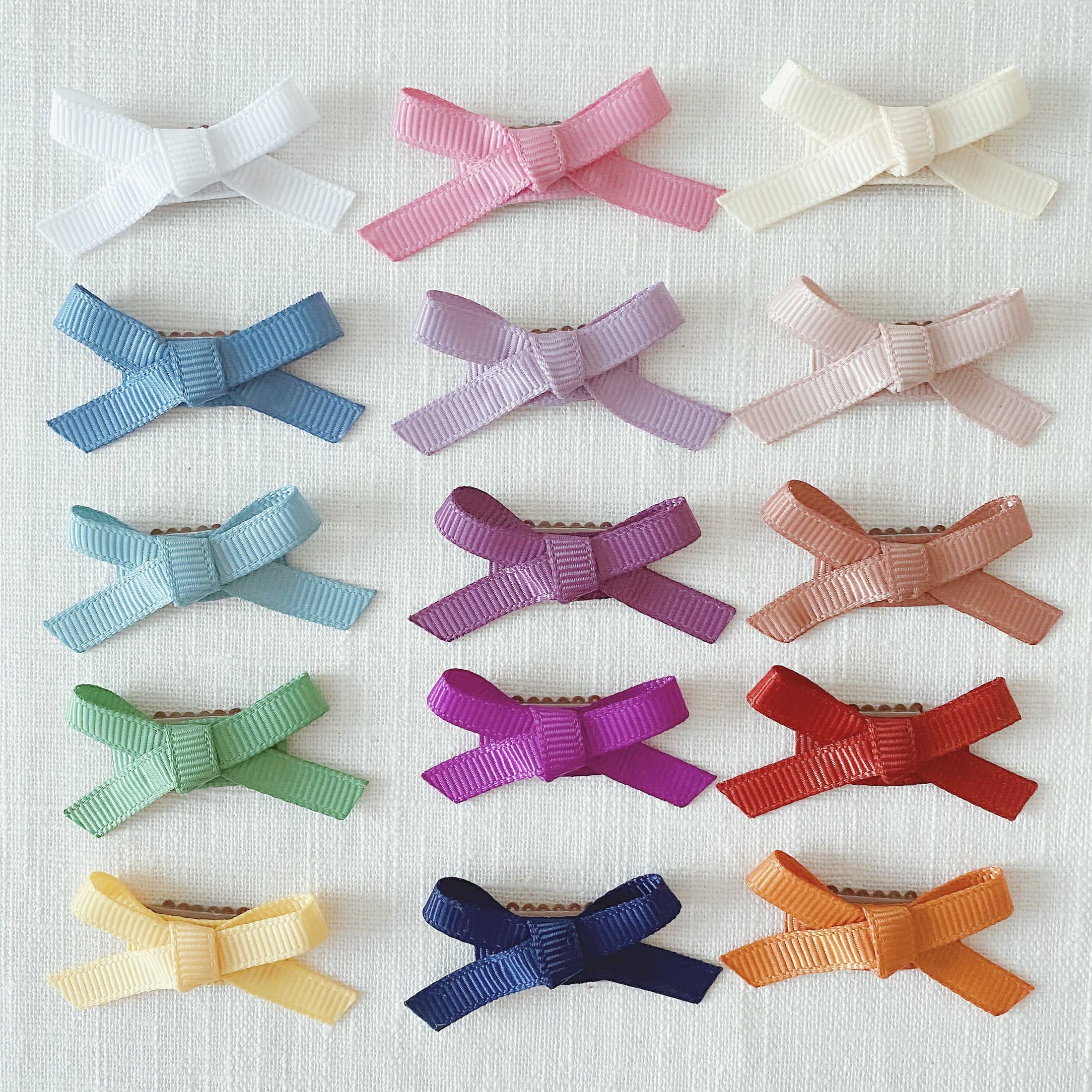 Ribbon mini hair bow color selection