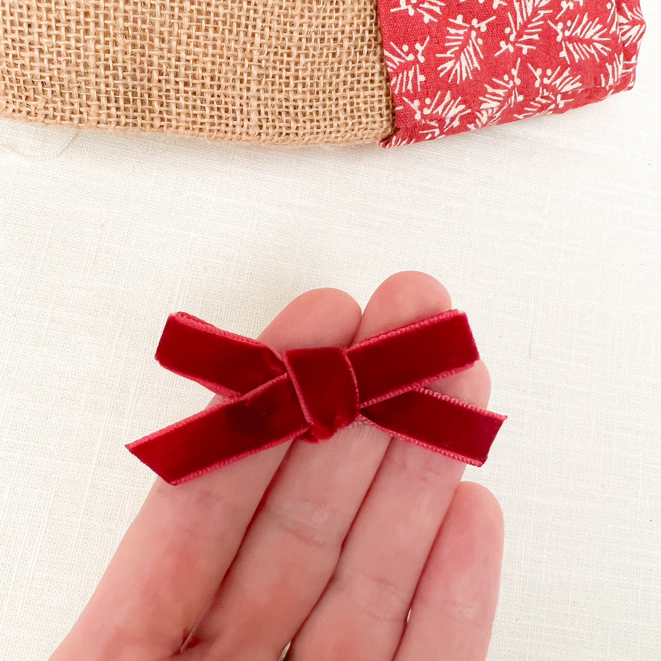 Christmas velvet baby hair bow clips designed to latch on fine hair. Stocking filler for baby girls (Copy)