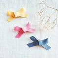 Load image into Gallery viewer, Set of three regular ribbon bow hair clips
